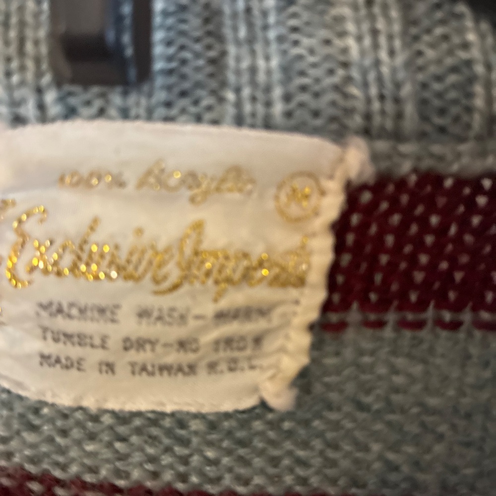 Vintage 70’s Exclusive Imports size M Striped Sweater in great condition - Picture 2 of 3
